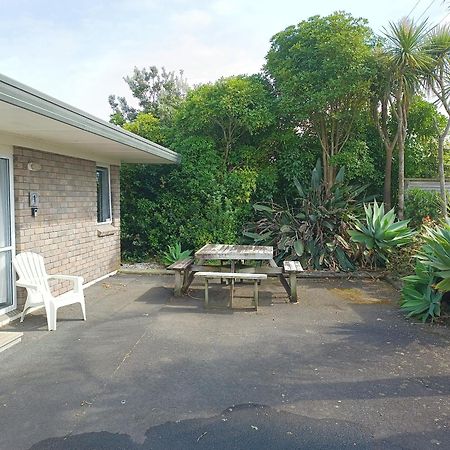 Beaches Motel Waihi Exteriör bild