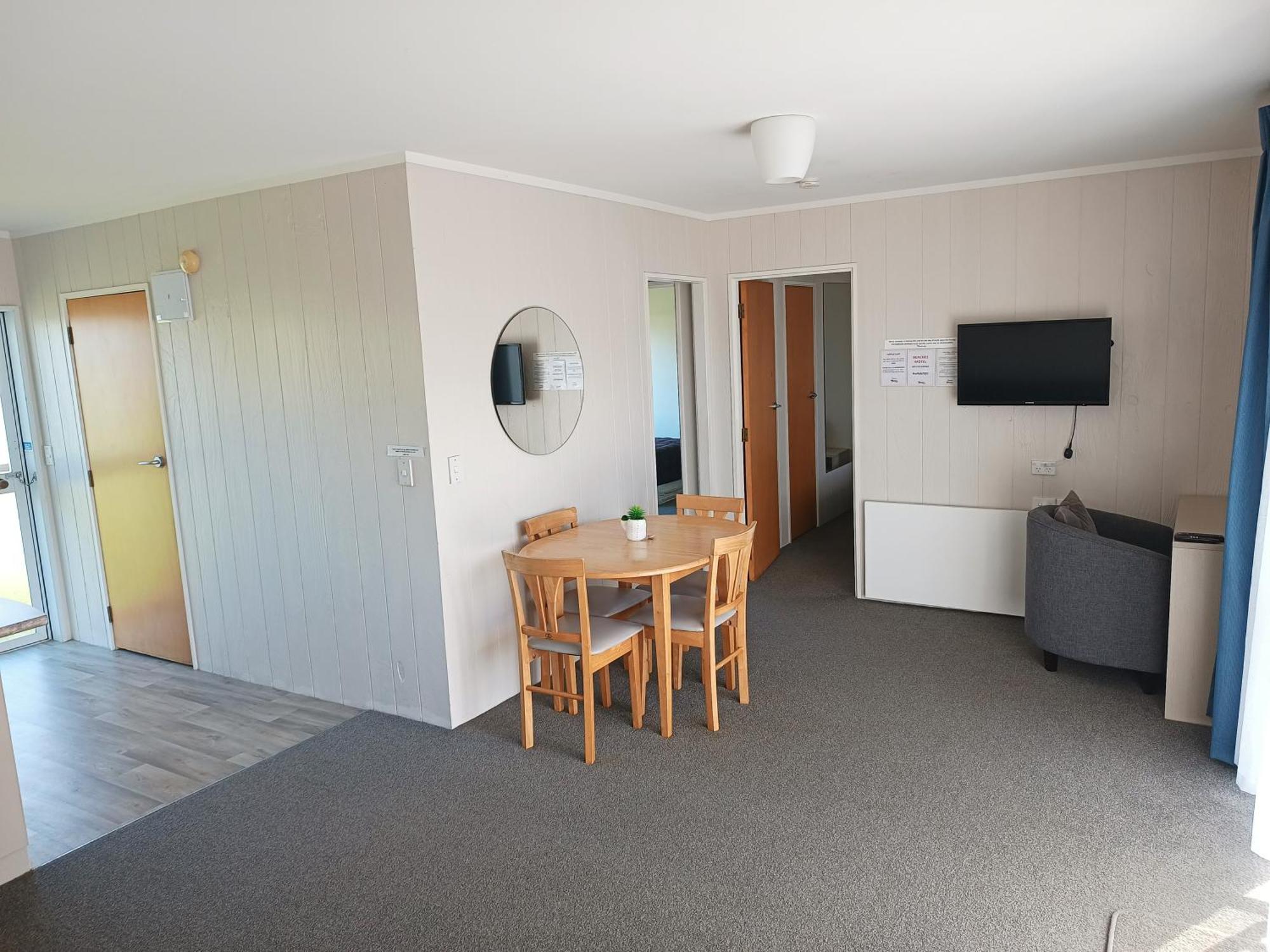 Beaches Motel Waihi Exteriör bild