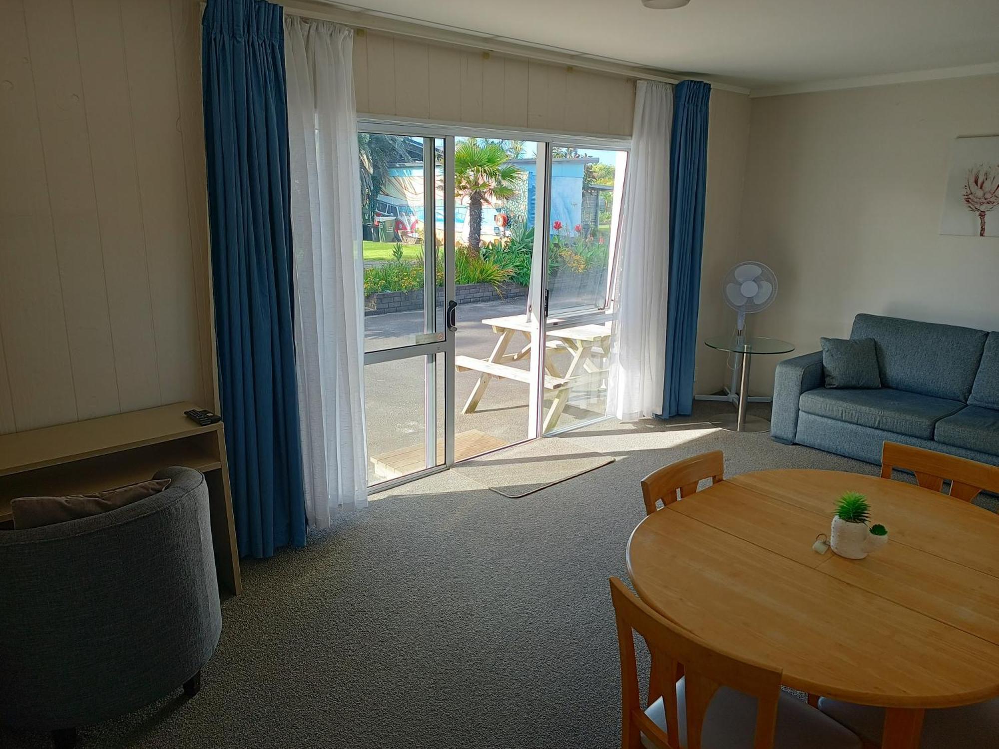 Beaches Motel Waihi Exteriör bild