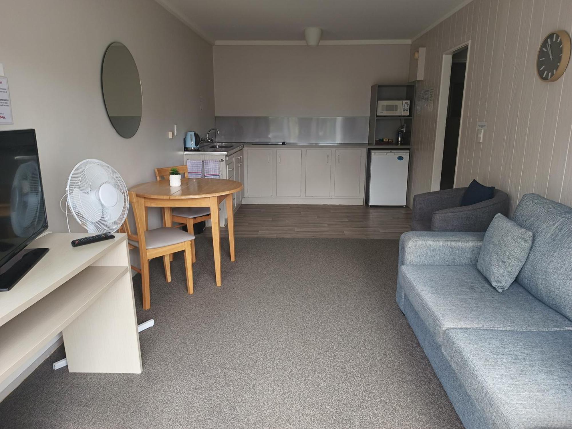 Beaches Motel Waihi Exteriör bild