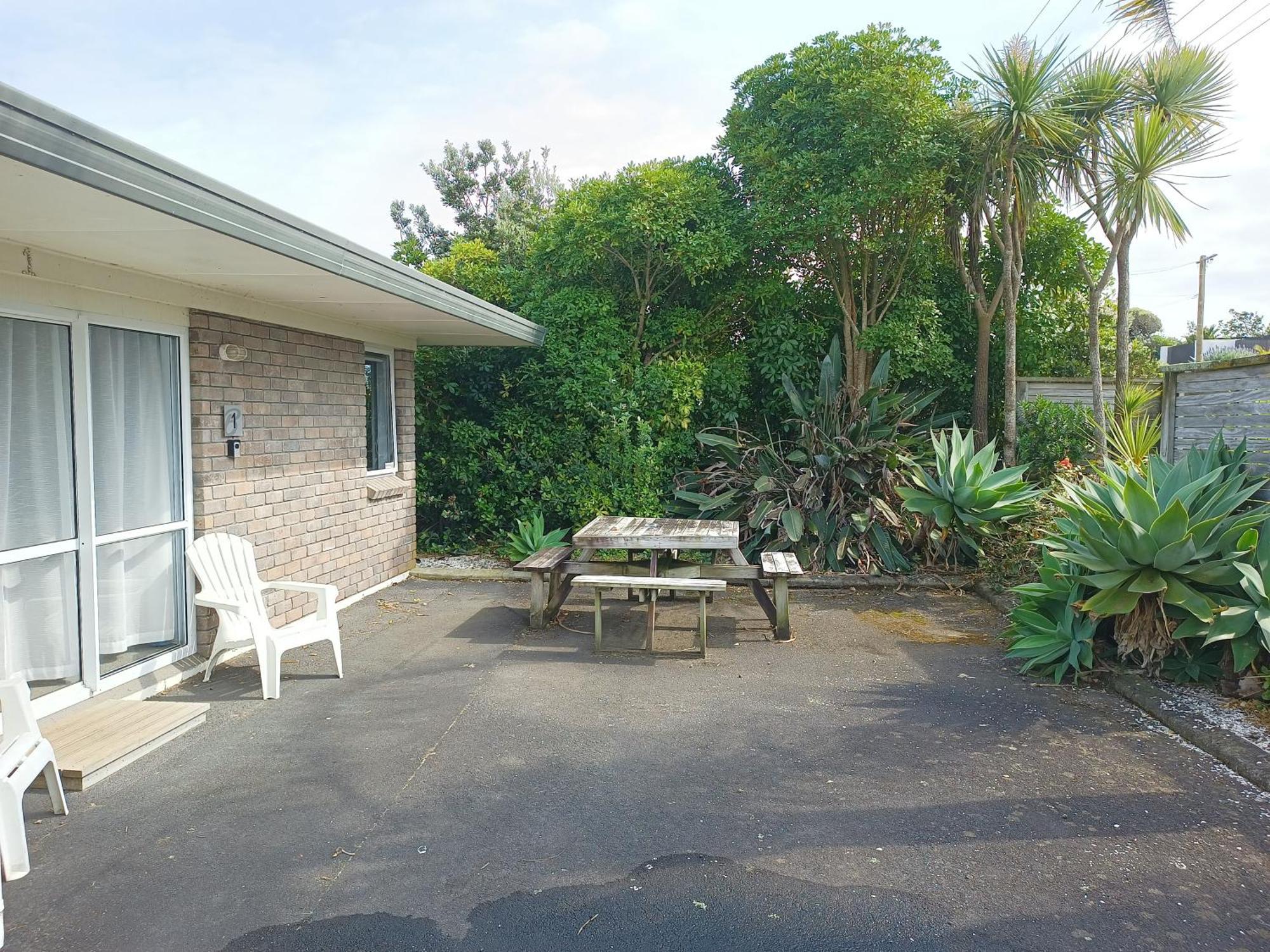 Beaches Motel Waihi Exteriör bild