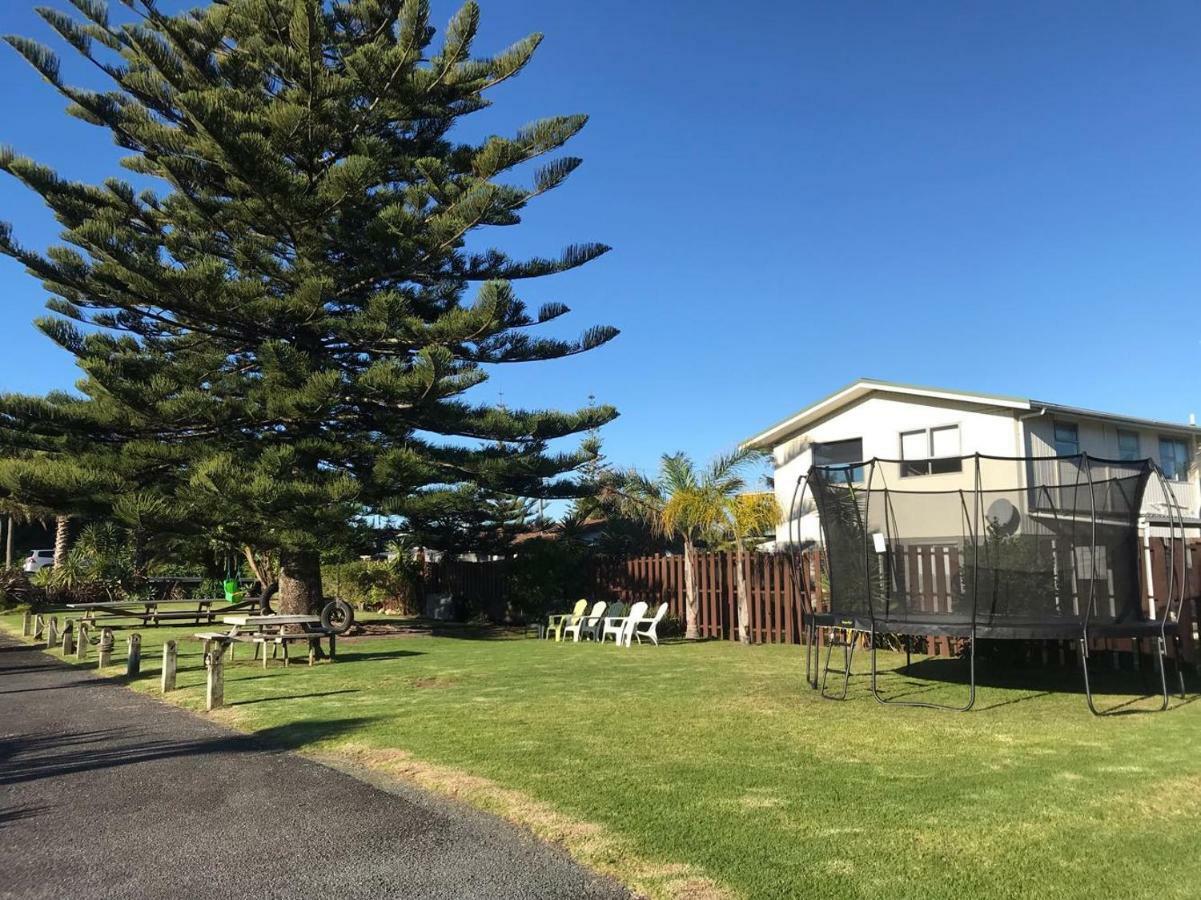 Beaches Motel Waihi Exteriör bild