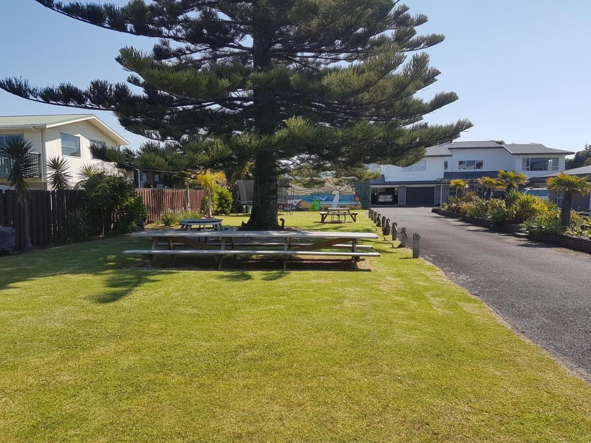 Beaches Motel Waihi Exteriör bild