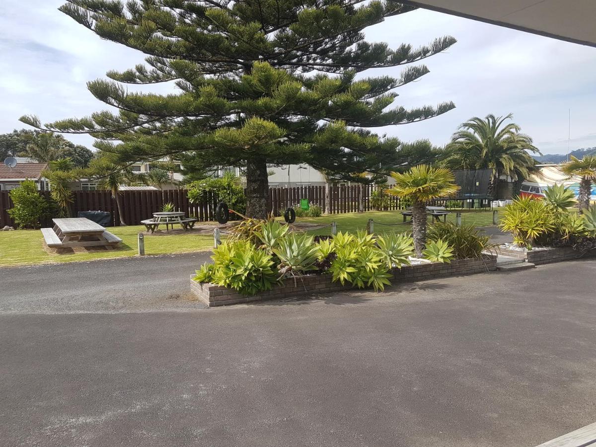 Beaches Motel Waihi Exteriör bild