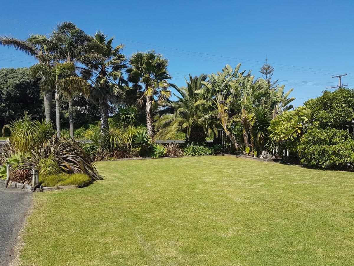 Beaches Motel Waihi Exteriör bild